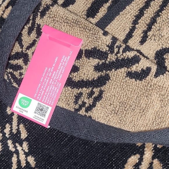 💕HP💕Juicy Couture Black and Beige Logo Bath Towel Set - Picture 5 of 8